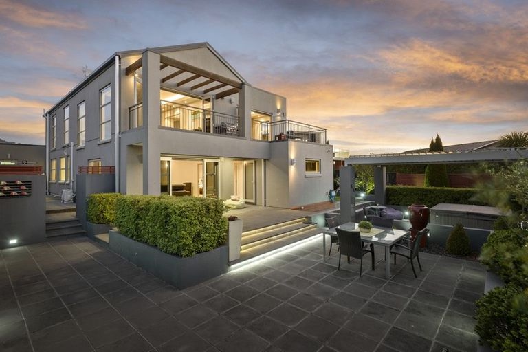 Photo of property in 11 Sasaram Lane, Cashmere, Christchurch, 8022