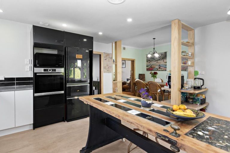 Photo of property in 18 Mahoe Street, Eastbourne, Lower Hutt, 5013