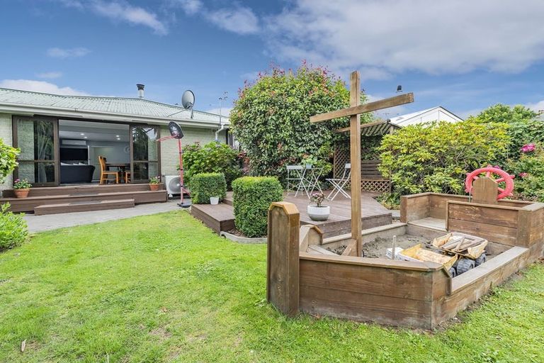 Photo of property in 413 Yaldhurst Road, Russley, Christchurch, 8042