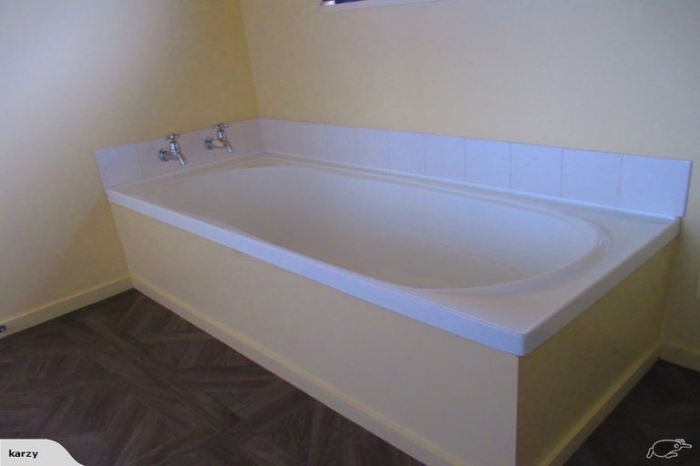 Photo of property in 1/102 Roberta Drive, Somerfield, Christchurch, 8024