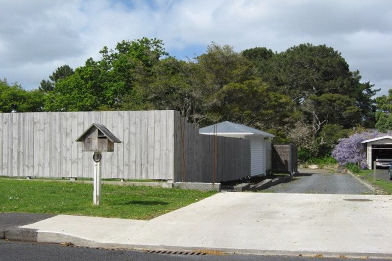 Photo of property in 39 Pohutukawa Road, Whenuapai, Auckland, 0618