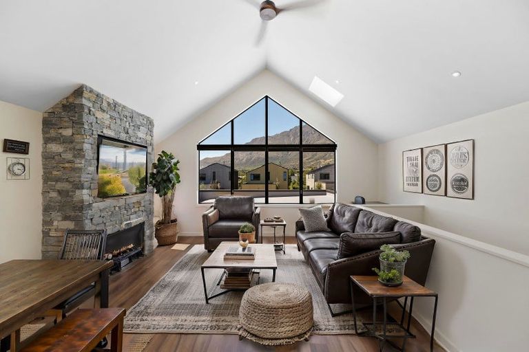 Photo of property in 26 Soudley Court, Jacks Point, Queenstown, 9371