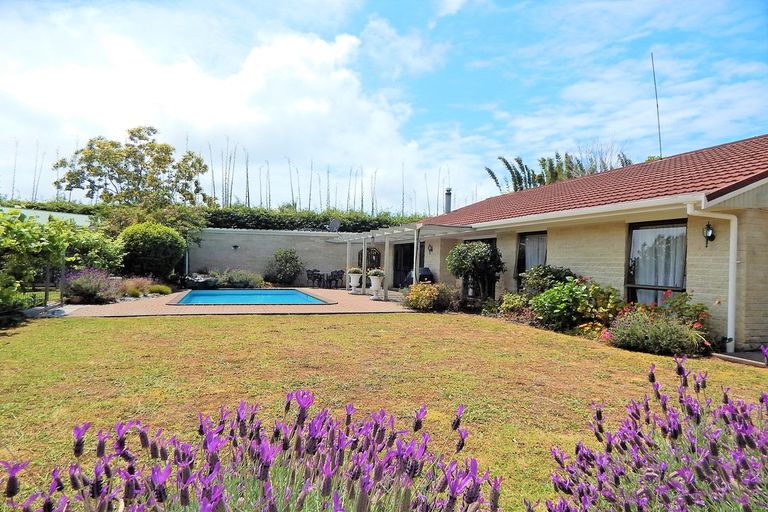 Photo of property in 39 Riverview Road, Kerikeri, 0230