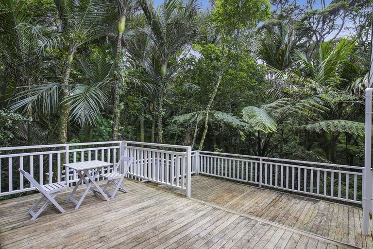 Photo of property in 7 Woontons Lane, Titirangi, Auckland, 0604