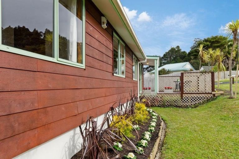 Photo of property in 1/4 Fernlea Rise, Bayview, Auckland, 0629