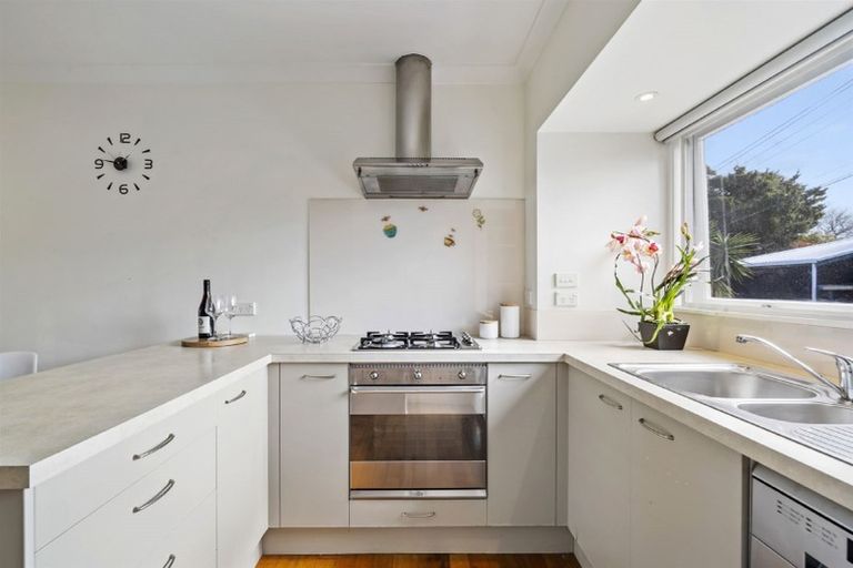 Photo of property in 4112/110 East Coast Road, Forrest Hill, Auckland, 0620