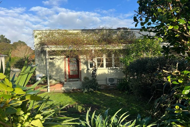 Photo of property in 4 Mawson Street, Waiwhetu, Lower Hutt, 5010