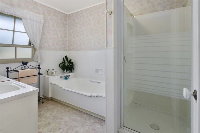 Photo of property in 7 Jessmae Place, Hillcrest, Auckland, 0627