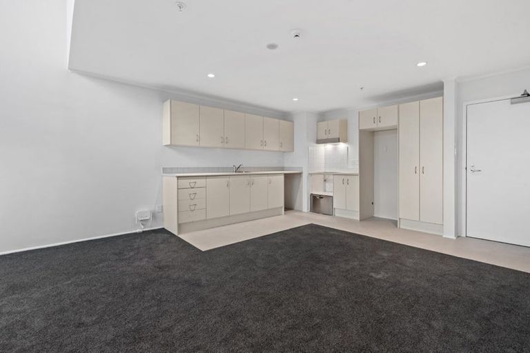 Photo of property in 17f/30 Westward Ho, Glen Eden, Auckland, 0602