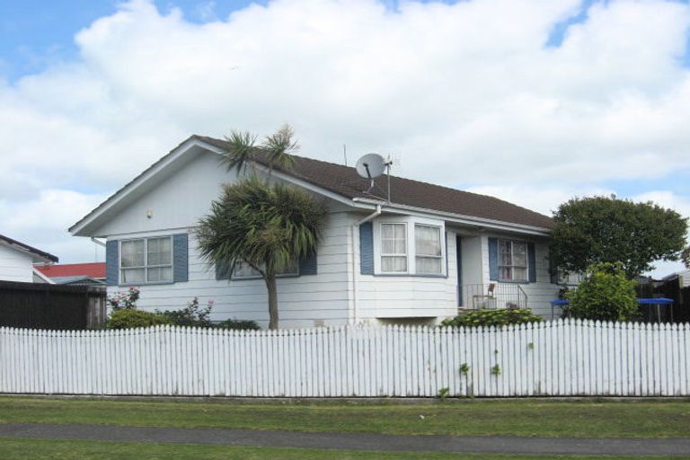 Photo of property in 68 Burundi Avenue, Clendon Park, Auckland, 2103