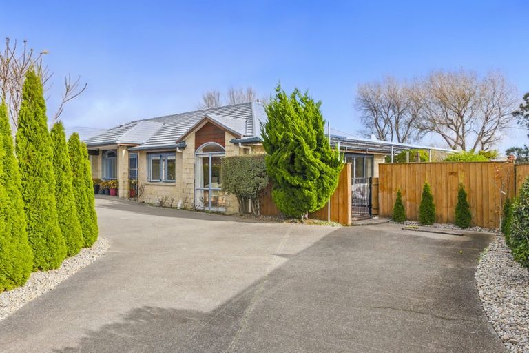 Photo of property in 41 Holcombe Drive, Paraparaumu, 5032