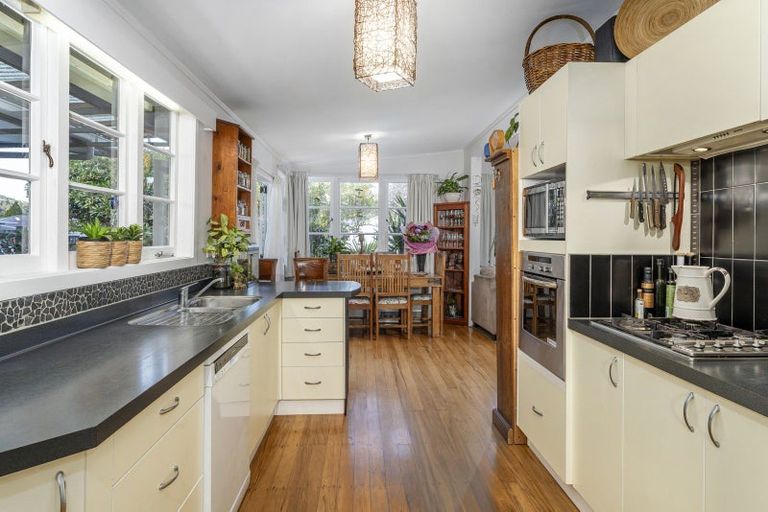 Photo of property in 11 Dundas Street, Whitianga, 3510