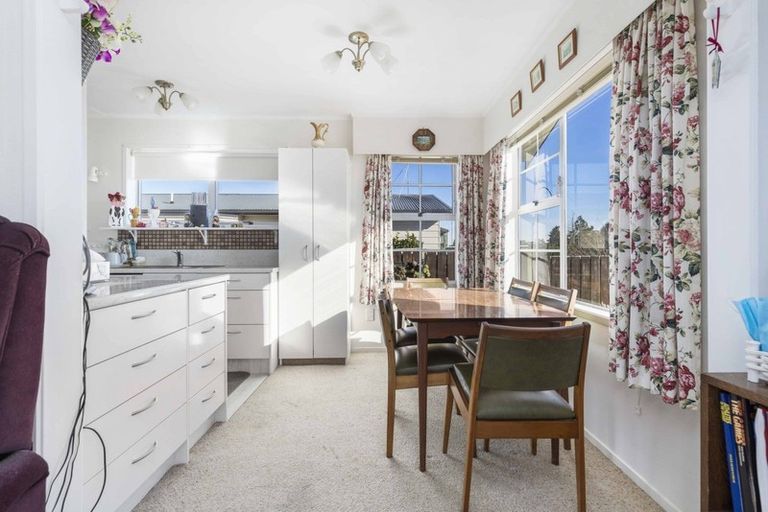 Photo of property in 80 Tuhikaramea Road, Dinsdale, Hamilton, 3204