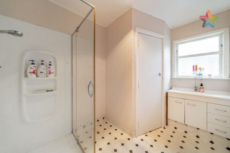 Photo of property in 52 Russell Road, Wainuiomata, Lower Hutt, 5014