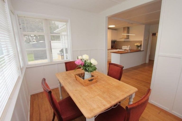 Photo of property in 25 Esk Street, Roslyn, Palmerston North, 4414