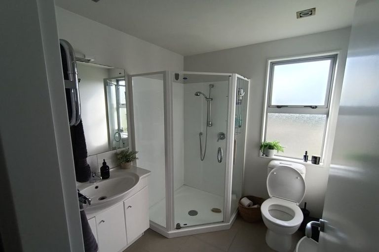 Photo of property in 37c Gurkha Crescent, Khandallah, Wellington, 6035