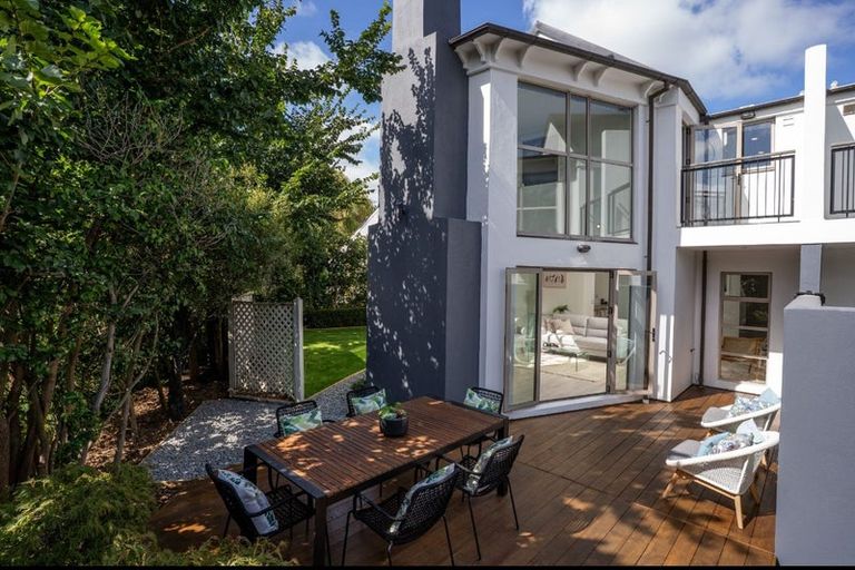 Photo of property in 2/37 Poynder Avenue, Merivale, Christchurch, 8014