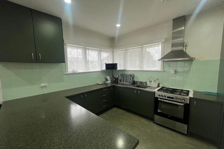 Photo of property in 2/91 Lynwood Road, New Lynn, Auckland, 0600