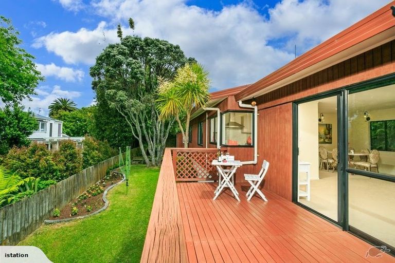 Photo of property in 1/16 Arran Road, Browns Bay, Auckland, 0630