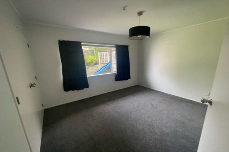 Photo of property in 2/11 Parramatta Place, Botany Downs, Auckland, 2010