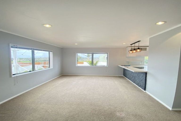 Photo of property in 2/102 Manuka Road, Bayview, Auckland, 0629