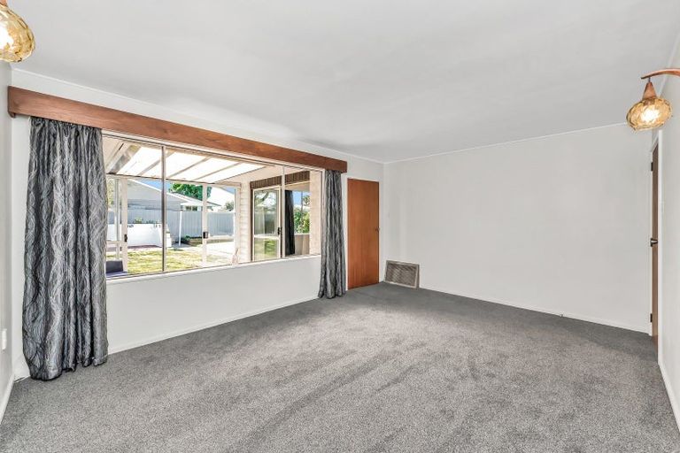 Photo of property in 8 Coates Place, Rangiora, 7400