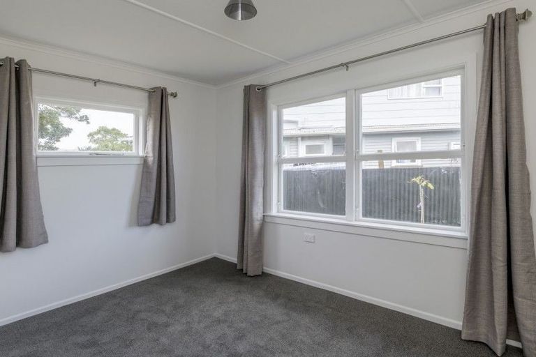 Photo of property in 35 Balmoral Street, Levin, 5510