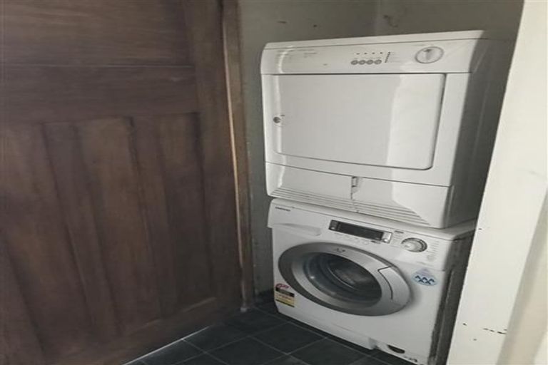 Photo of property in 18 Lachlan Avenue, North Dunedin, Dunedin, 9016