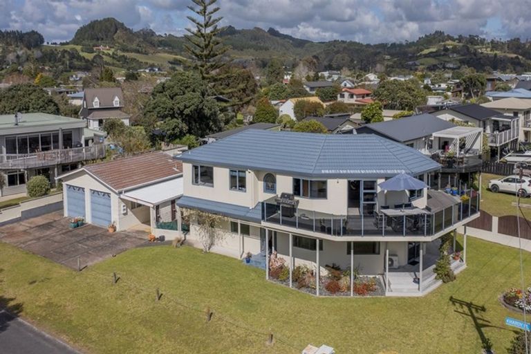 Photo of property in 1 Hardy Place, Cooks Beach, Whitianga, 3591