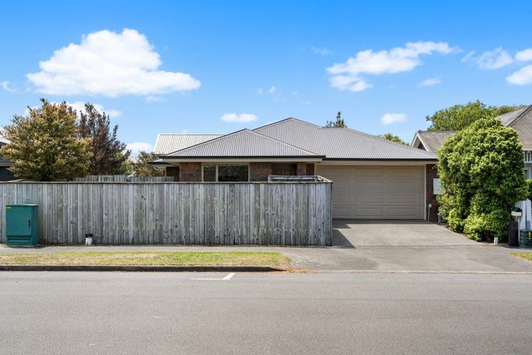 Photo of property in 16 Lindores Street, Addington, Christchurch, 8024