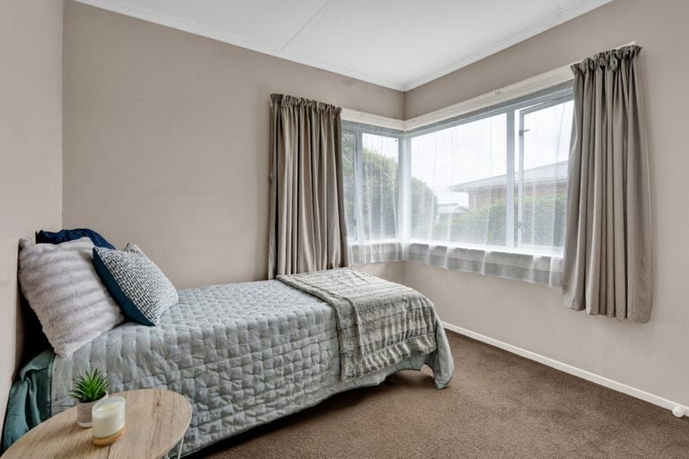 Photo of property in 17 Rainsford Street, Moturoa, New Plymouth, 4310
