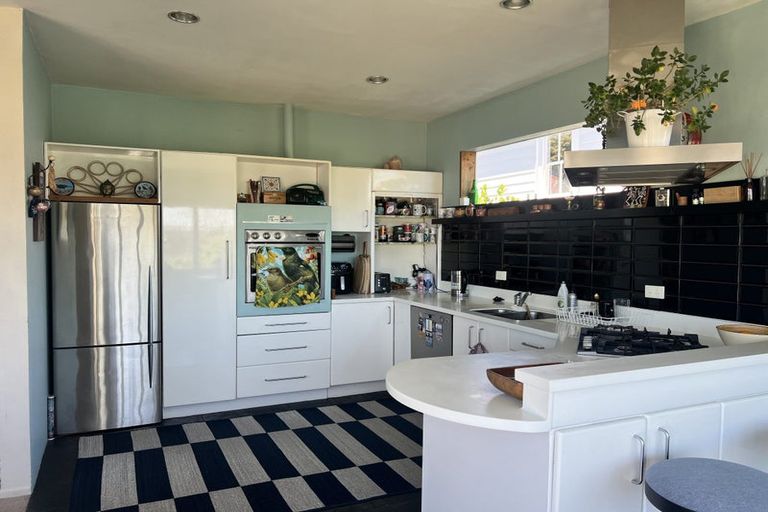 Photo of property in 15 Kerr Street, Devonport, Auckland, 0624