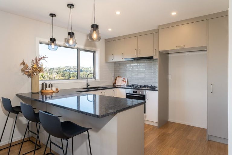 Photo of property in 9 Pine Hill Rise, Glenside, Wellington, 6037