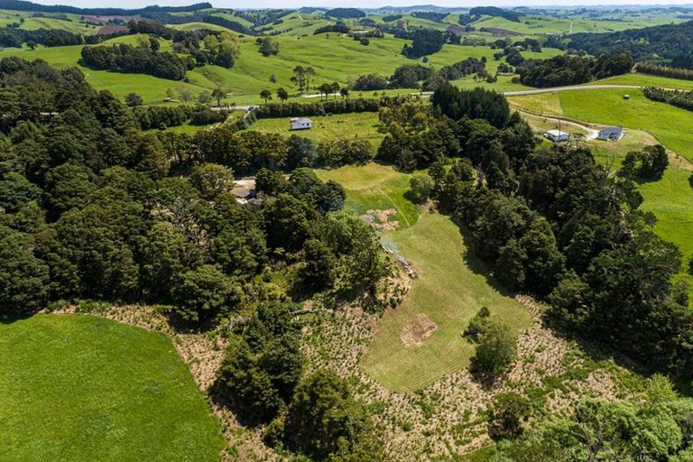 Photo of property in 581 Valley Road, Kaiwaka, 0573