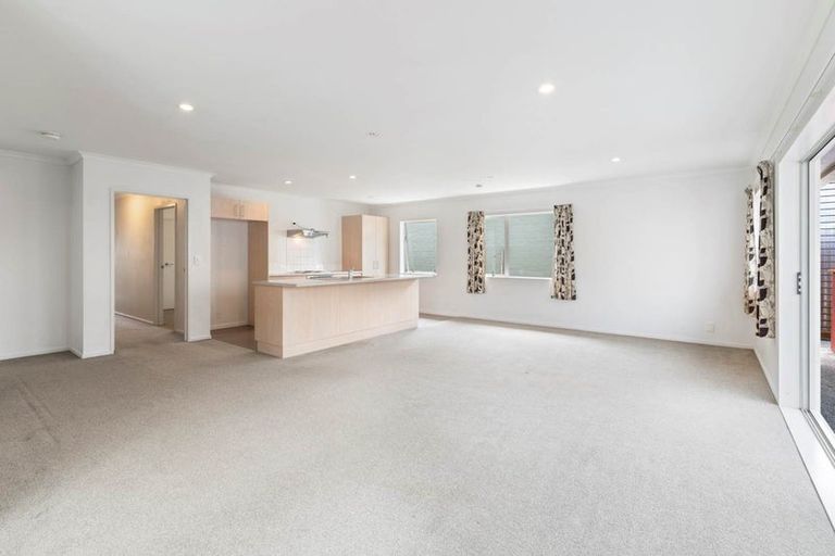 Photo of property in 11 Poaka Avenue, Takanini, 2112