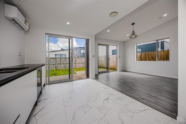 Photo of property in 25 Clayden Shuttleworth Street, Papakura, 2110