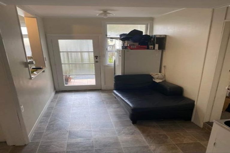 Photo of property in 115 Glenmore Street, Kelburn, Wellington, 6012