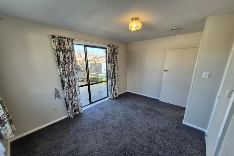 Photo of property in 64 Oriana Crescent, Hornby, Christchurch, 8042