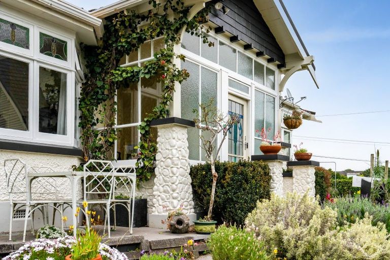 Photo of property in 35 Cameron Street, New Plymouth, 4310