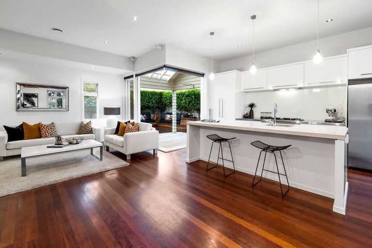 Photo of property in 1/7 Fentham Road, Hauraki, Auckland, 0622