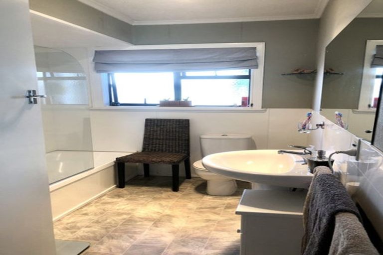 Photo of property in 18 Meta Street, Takapau, 4203