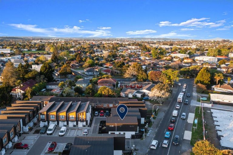 Photo of property in 1 Red Arches Road, Henderson, Auckland, 0610