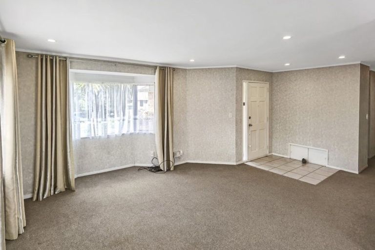 Photo of property in 6 Vesca Place, Golflands, Auckland, 2013