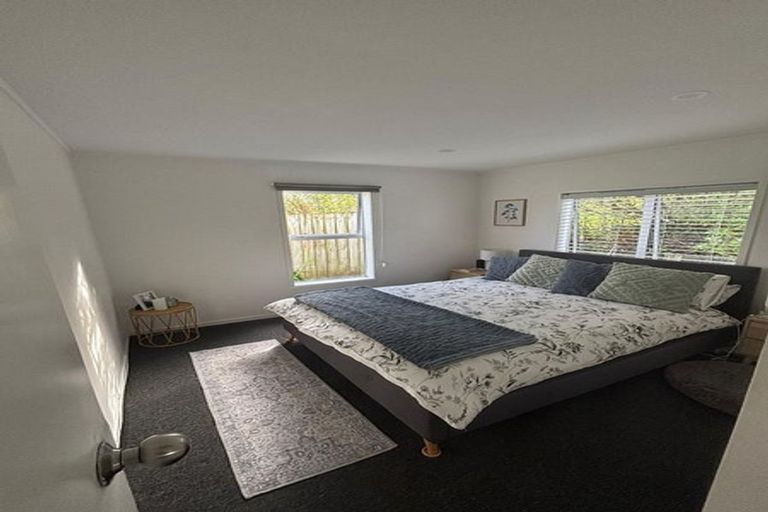 Photo of property in 808 East Coast Road, Oteha, Auckland, 0630