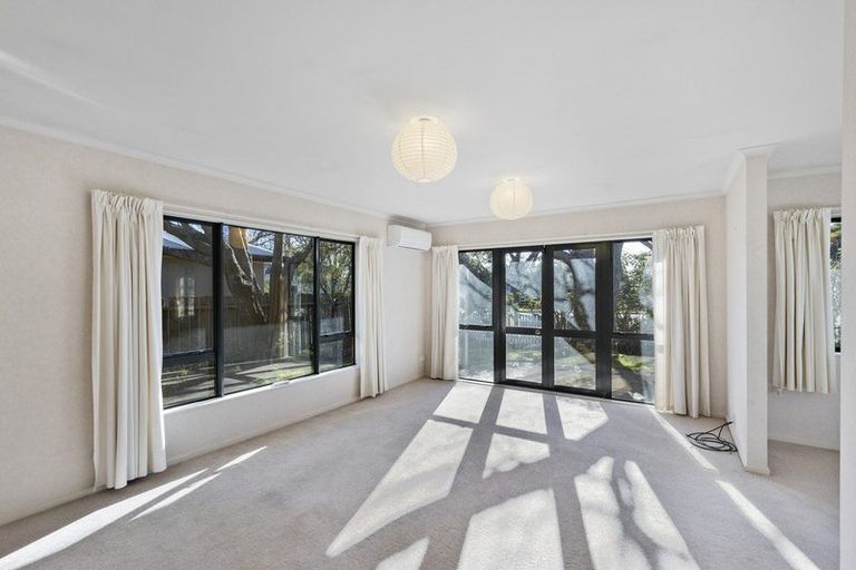 Photo of property in 110 Pahiatua Street, Hokowhitu, Palmerston North, 4410