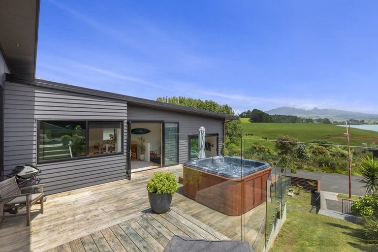 Photo of property in 36 Robertson Street, Raglan, 3225