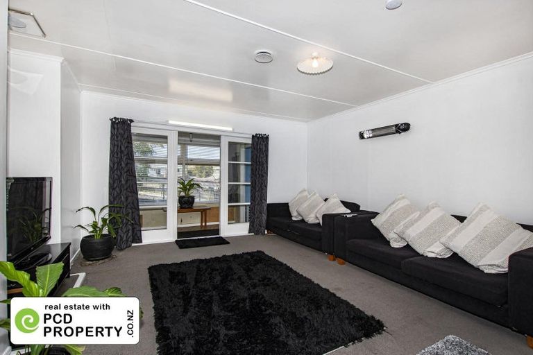 Photo of property in 25 View Road, Hikurangi, 0114