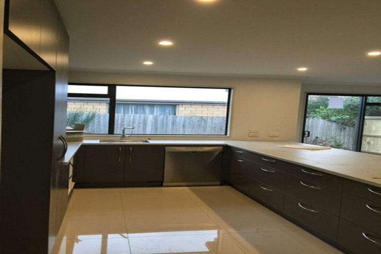 Photo of property in 23 Putake Drive, Parklands, Christchurch, 8083