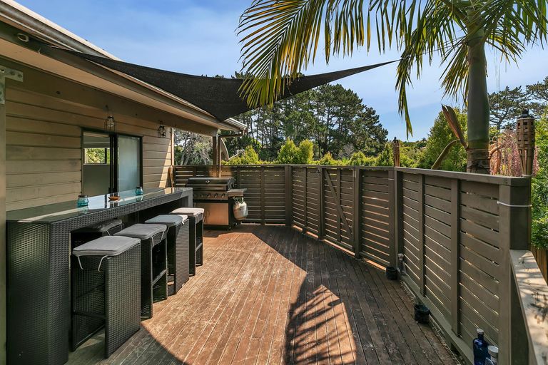 Photo of property in 24 Claverdon Drive, Massey, Auckland, 0614