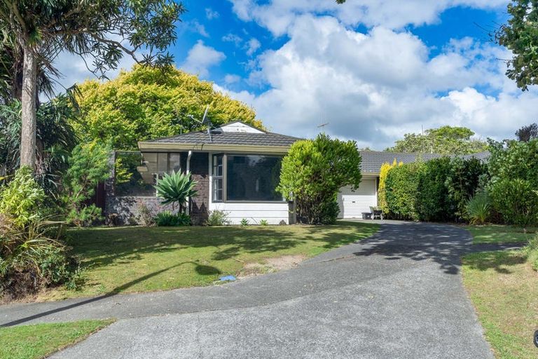 Photo of property in 4 Truscott Grove, Awapuni, Palmerston North, 4412
